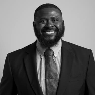 Dr William Banks